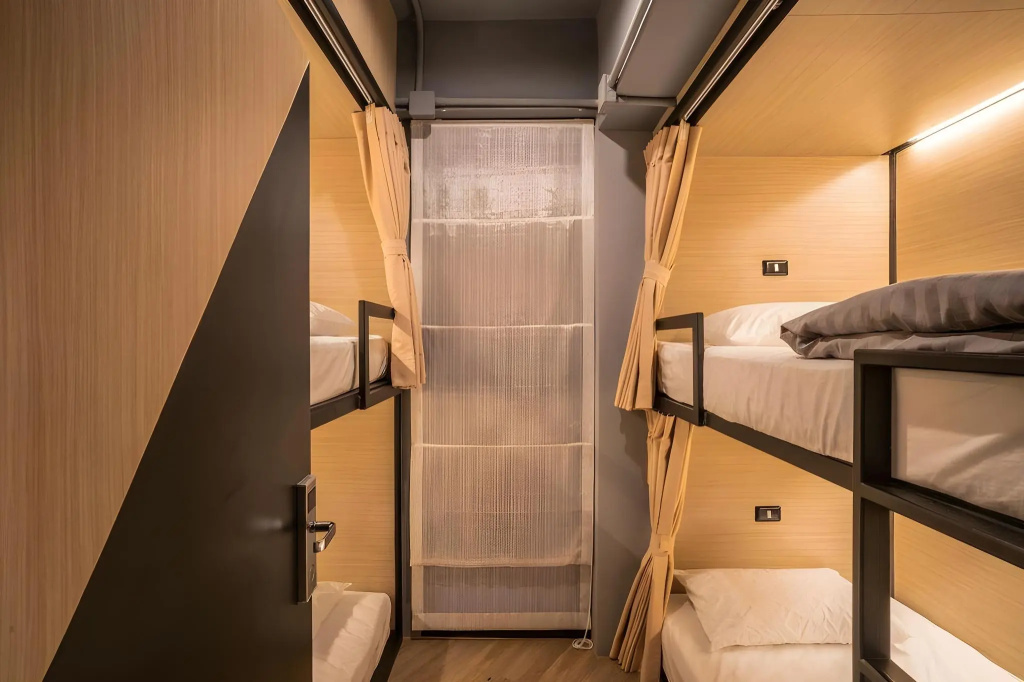 Sleep Box Patong - Hostel — 5