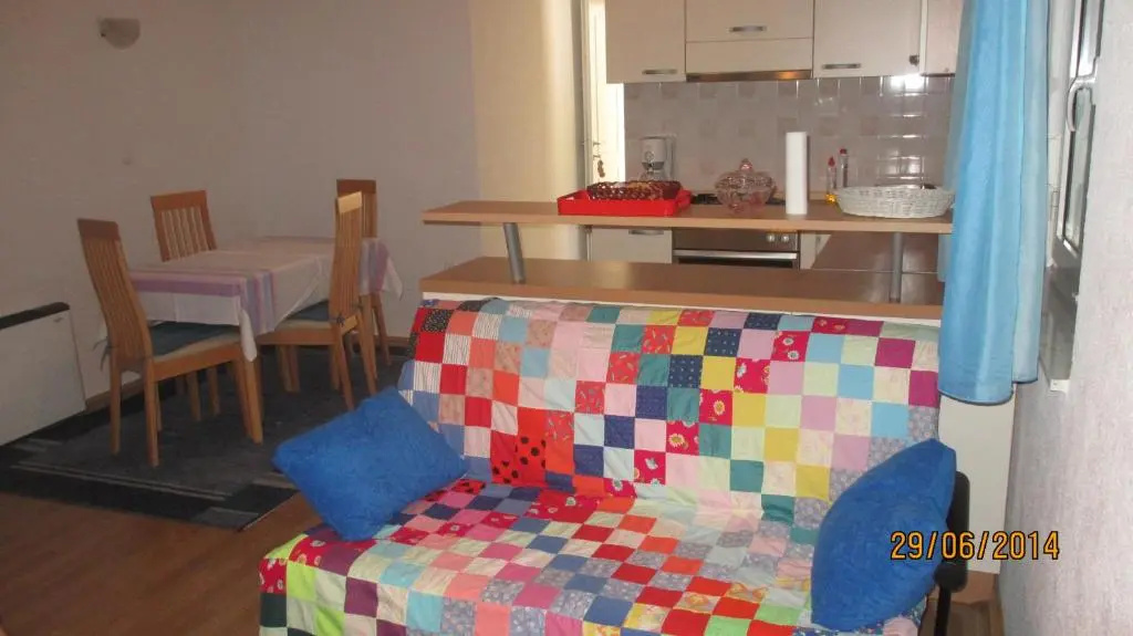 J & B Holiday House - Chambres