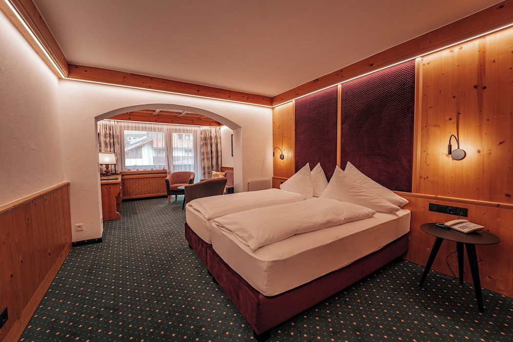 Deluxe Double room (full double bed)