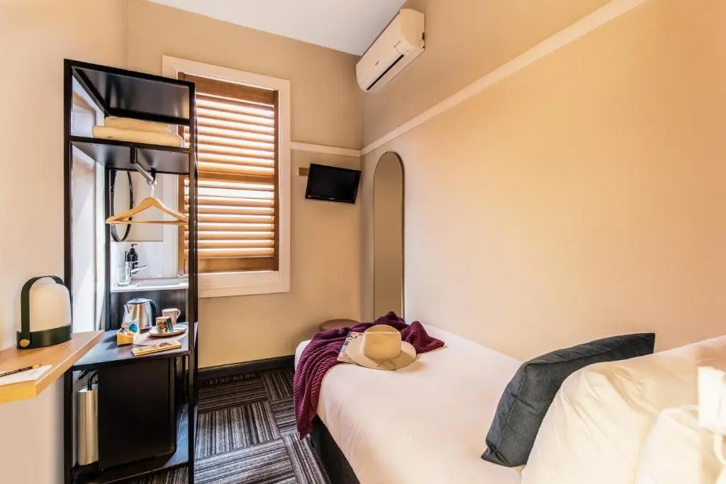 Economy room