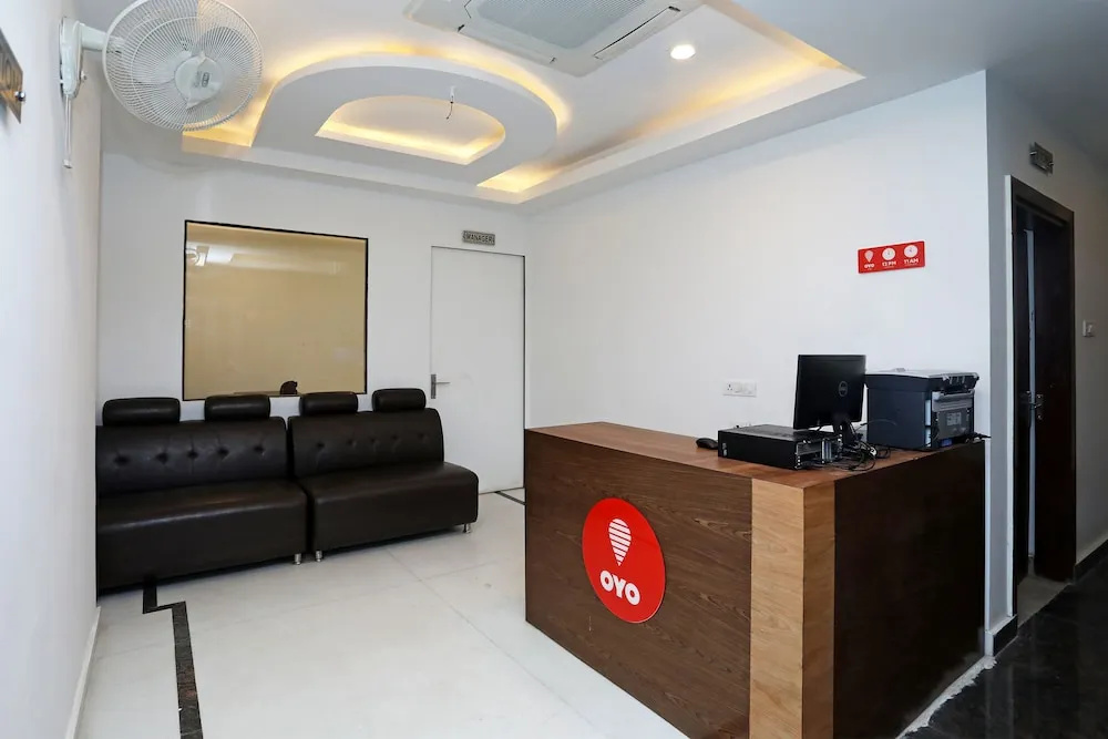 OYO 11666 Hotel Prakash Inn