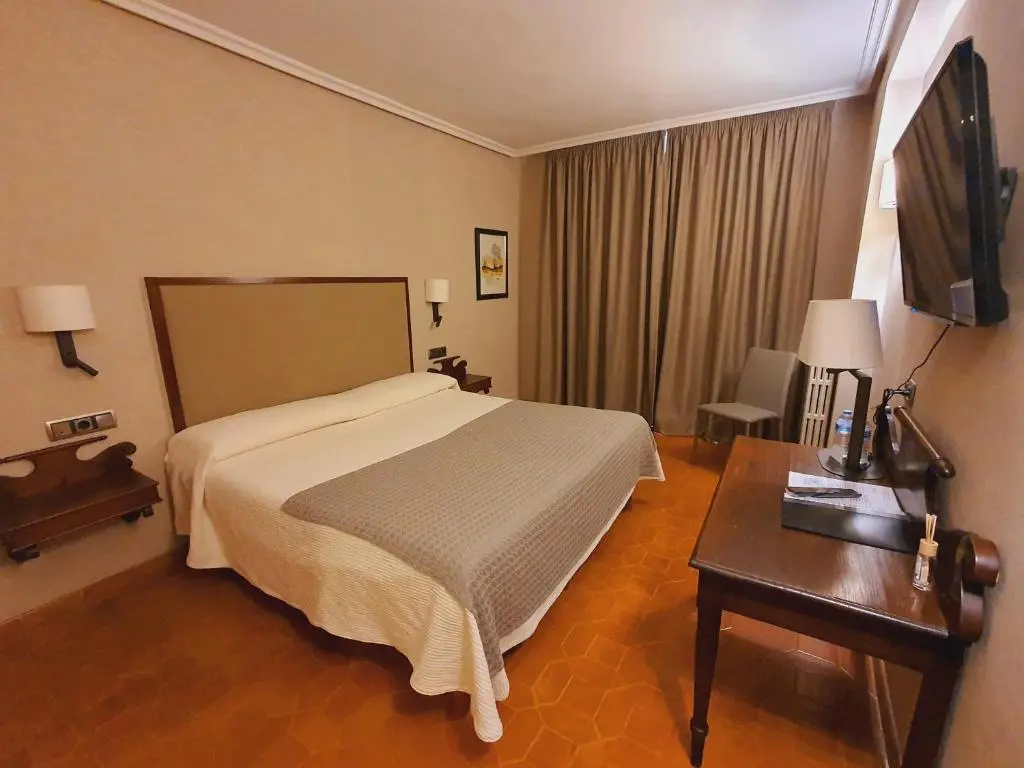 Standard Double room (full double bed)