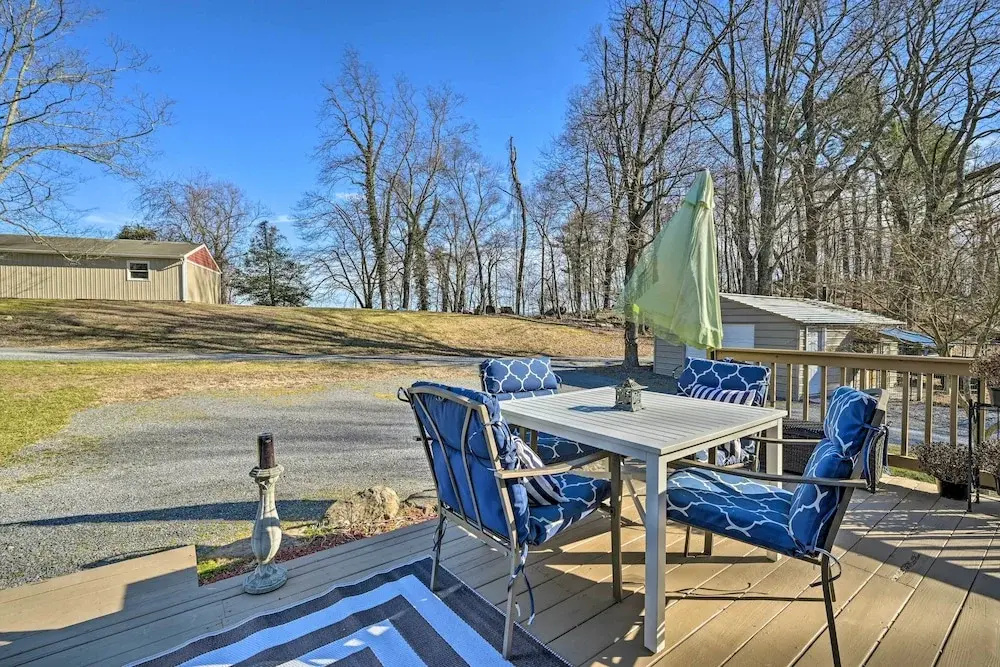 Berkeley Springs Vacation Home w/ Fire Pit!