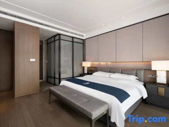 3 Bedrooms Suite with balcony and with river view