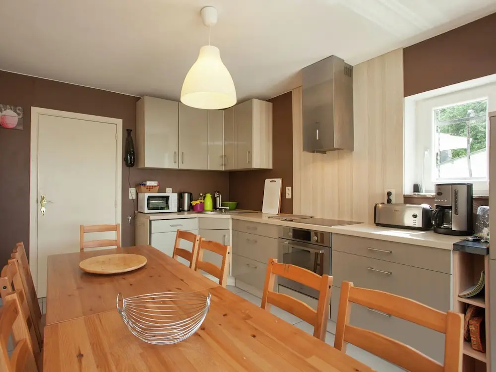 Plush Holiday Home in Nassogne with Private Garden - фото 15