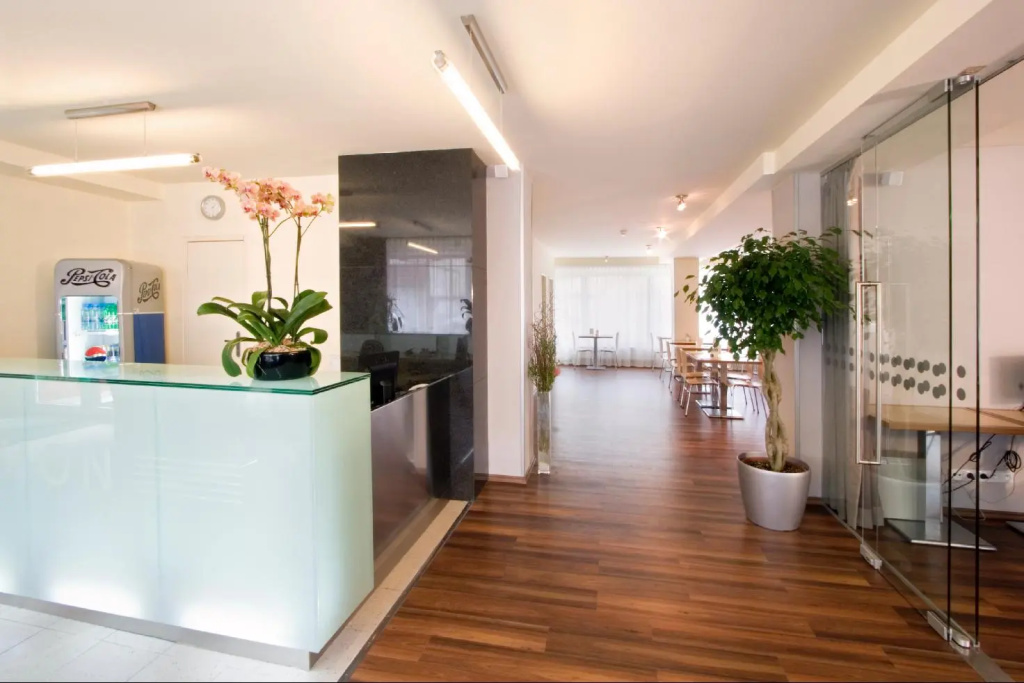 Lobby & Reception