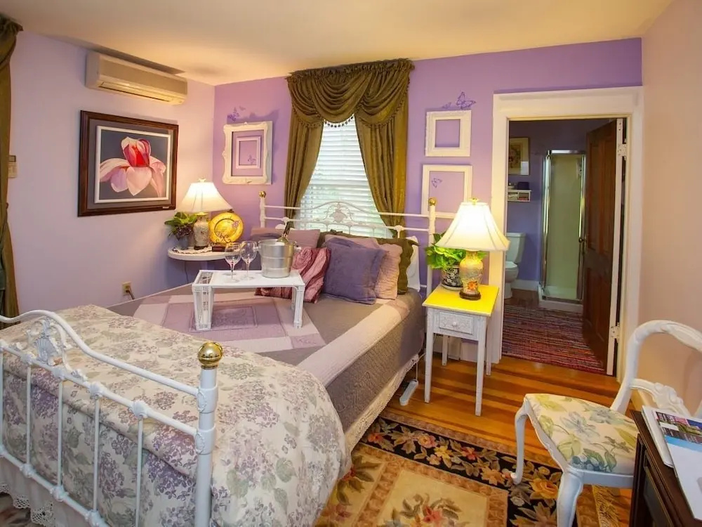 Standard Double room with garden view (full double bed)