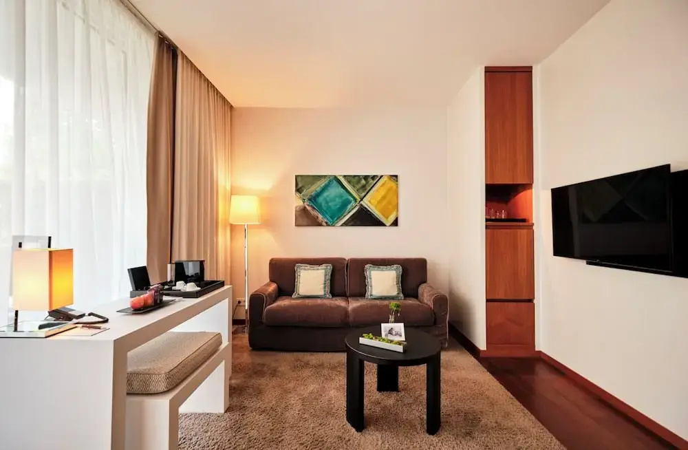 Standard Double room with courtyard view (full double bed)