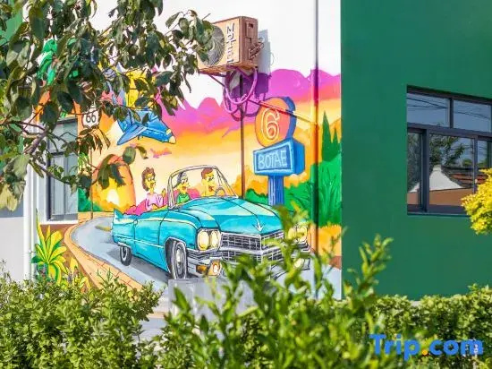BojiaoLv·Designers' Luxury Family Vacation Homestay (Jinshan North Station Branch)