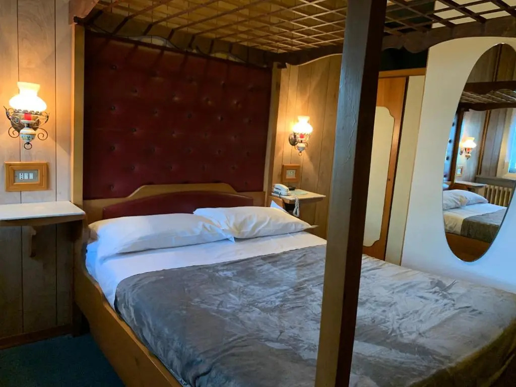 Standard Double room (full double bed)