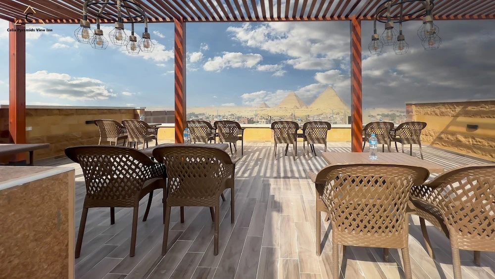 Celia Pyramids View inn