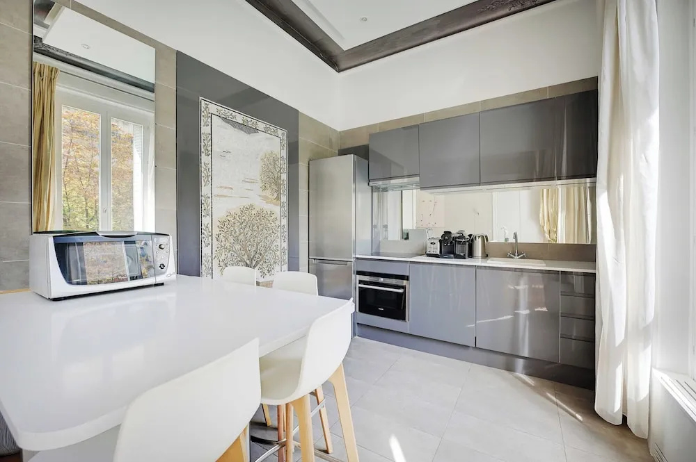 Afficher la photo 8 — Charming 2br/4p - Georges V / Champs-elysees