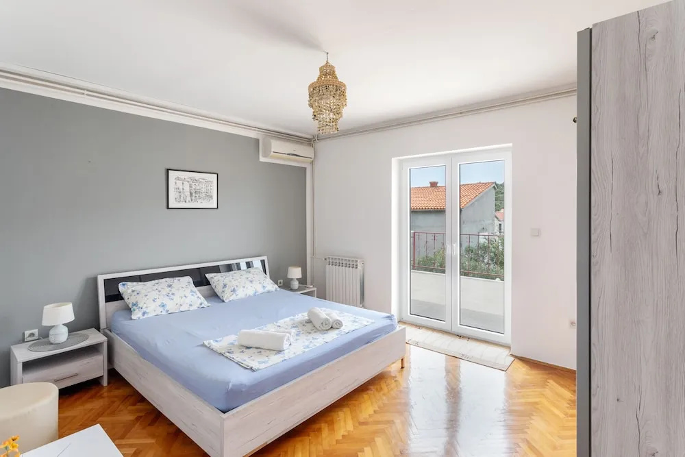 1 Bedroom Comfort Apartment with balcony and with sea view