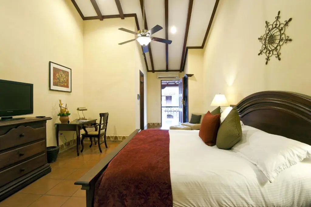 Hotel Plaza Colon - Chambres