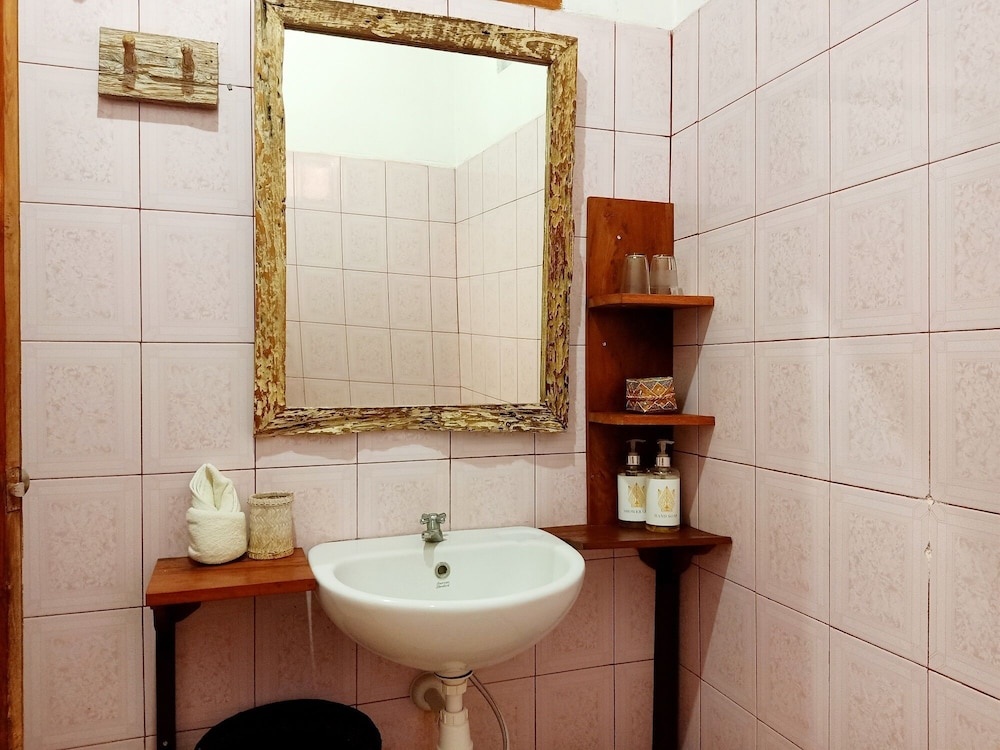 Отель Binaria Museum Hotel в Сингарадже