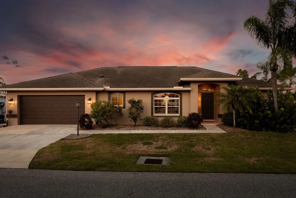 Sunshine Manor ~ Fenced in Backyard ~ Family Home