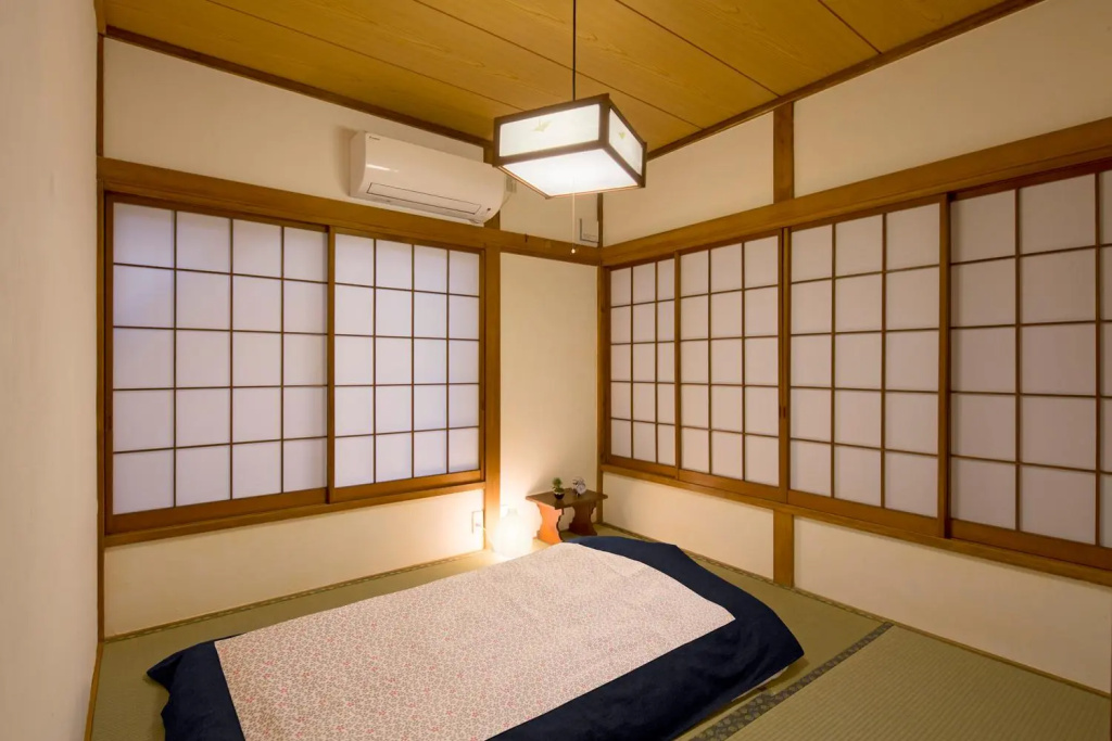 Economy room