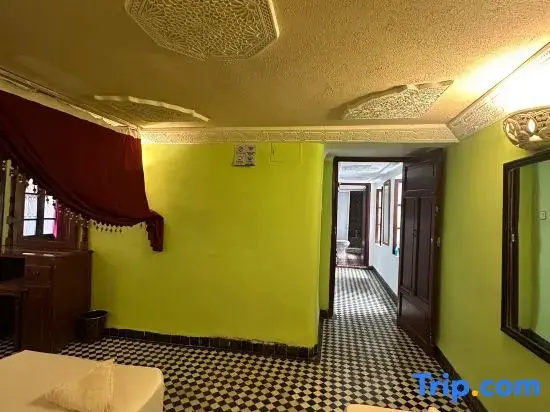 Classic Quadruple room with city view