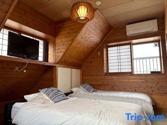 2 Bedrooms Villa