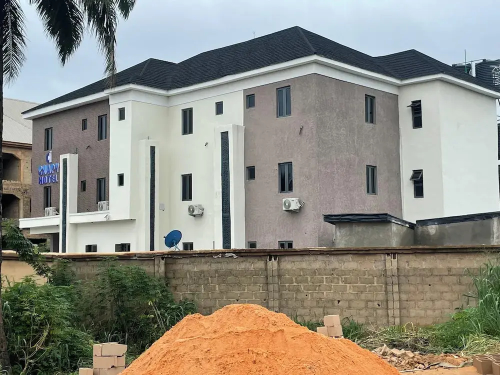 Chapy hotel and suite