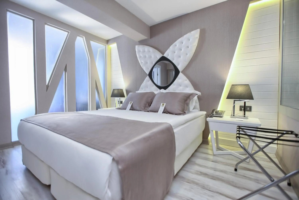 Demonti Otel - Général