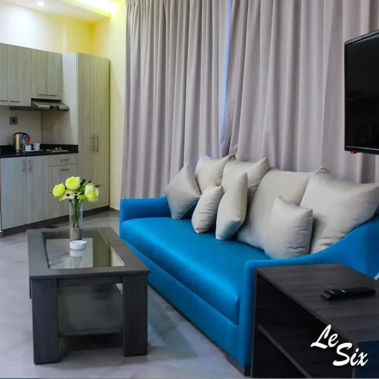 1 Bedroom Executive Suite with mountain view
