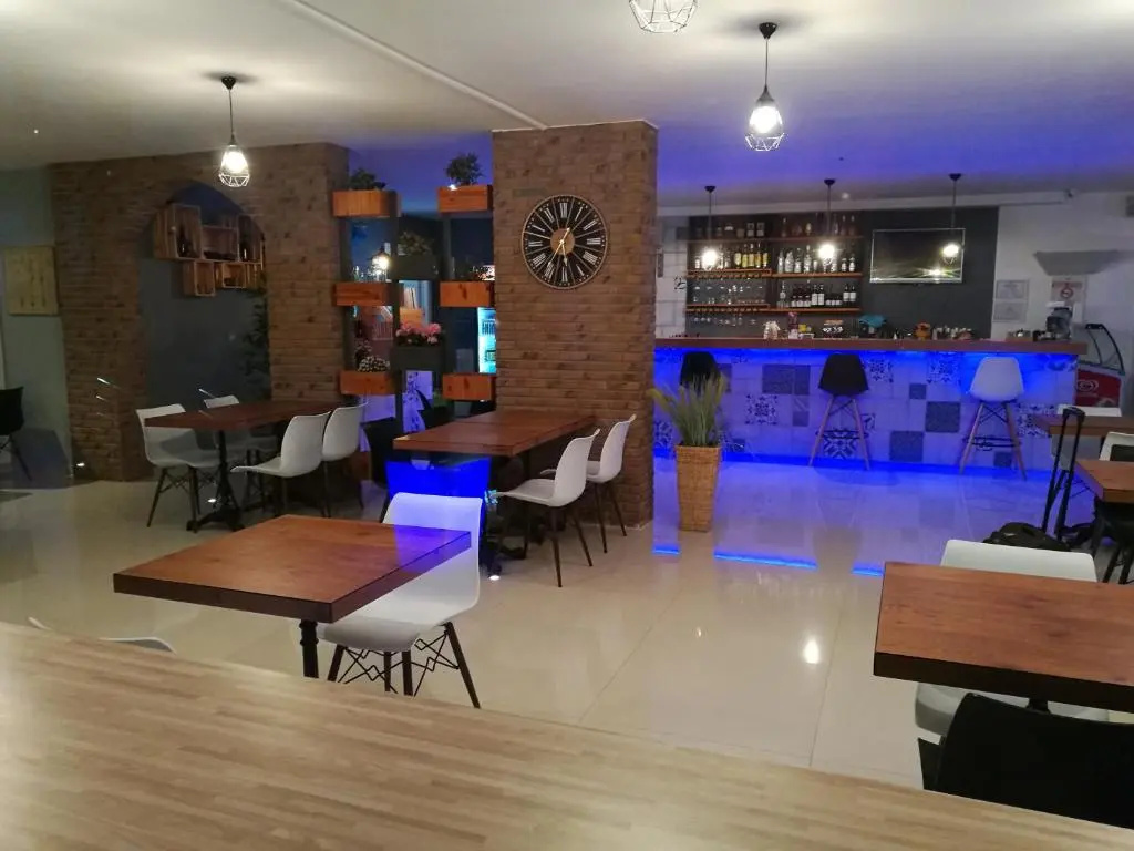Food & Beverage