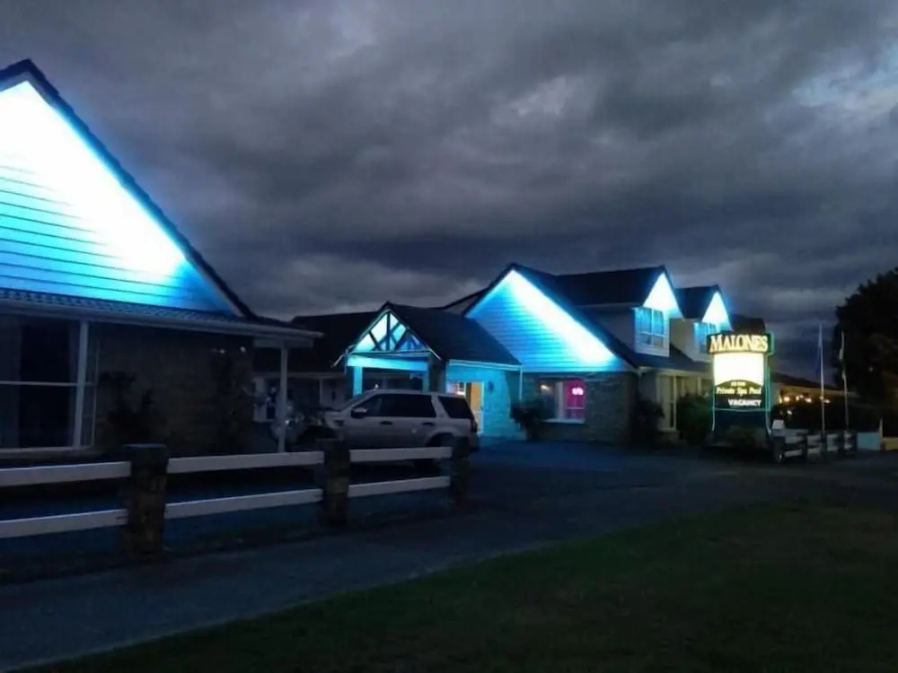 Malones Motel