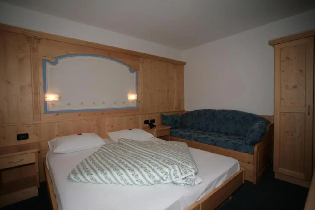 Standard Double room (full double bed)