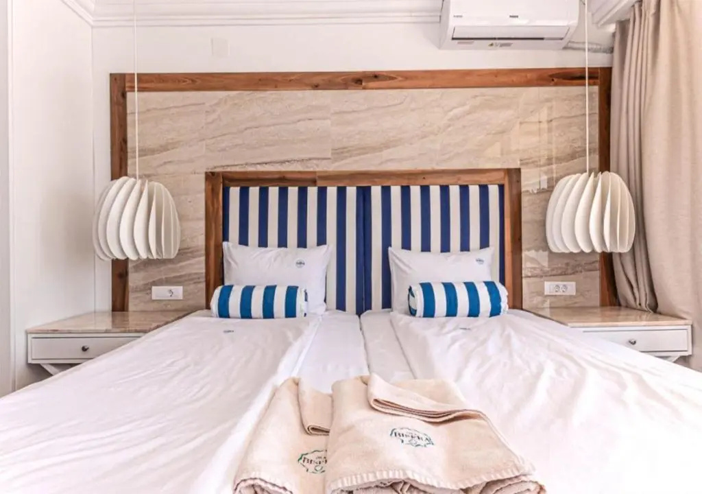 Standard Double room (full double bed)