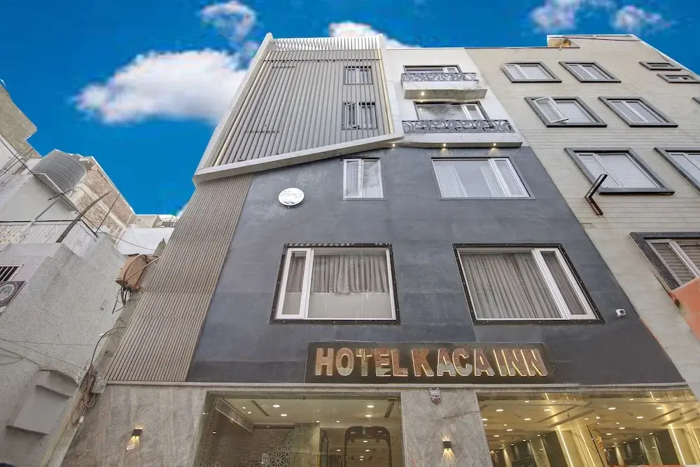 Hotel Kaca Inn - Near New Delhi Railway Station & Connaught Place