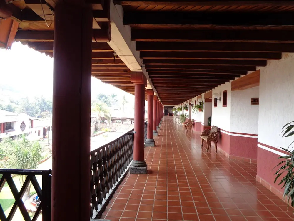Balcony & Terrace