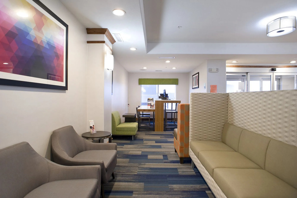 Garner Hotel Brookings by IHG — фото 2