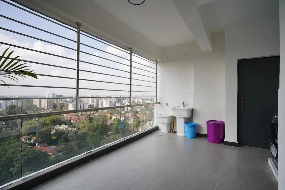 Lux Suites Platinum Oak Residency