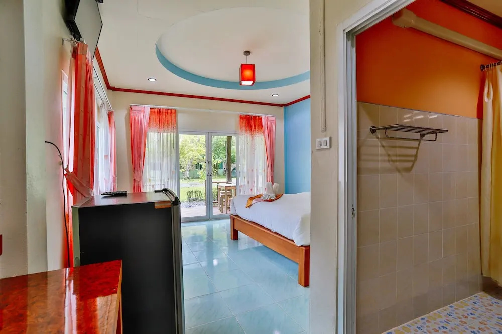 Superior room with pool view