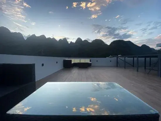Wan Feng Lin LAN Xi b&B