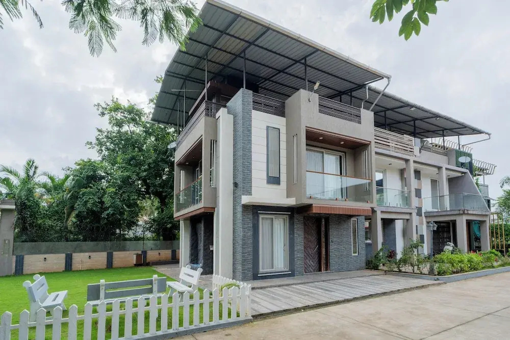 Alaya Stays 3-BHK with Pool near Khandala Hills - Imperial Serenia