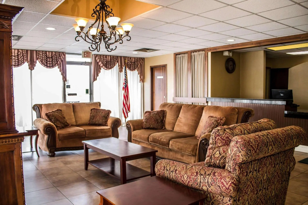 Lobby & Reception