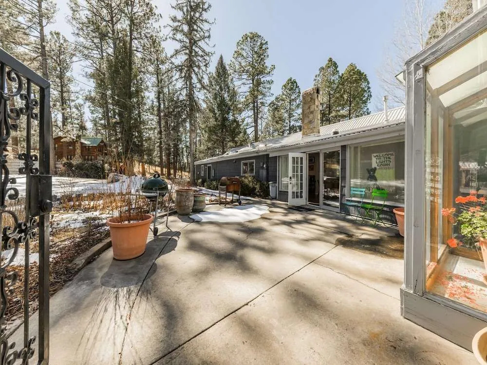 Hill Top Mountain View - Four Bedroom Cabin with Hot Tub