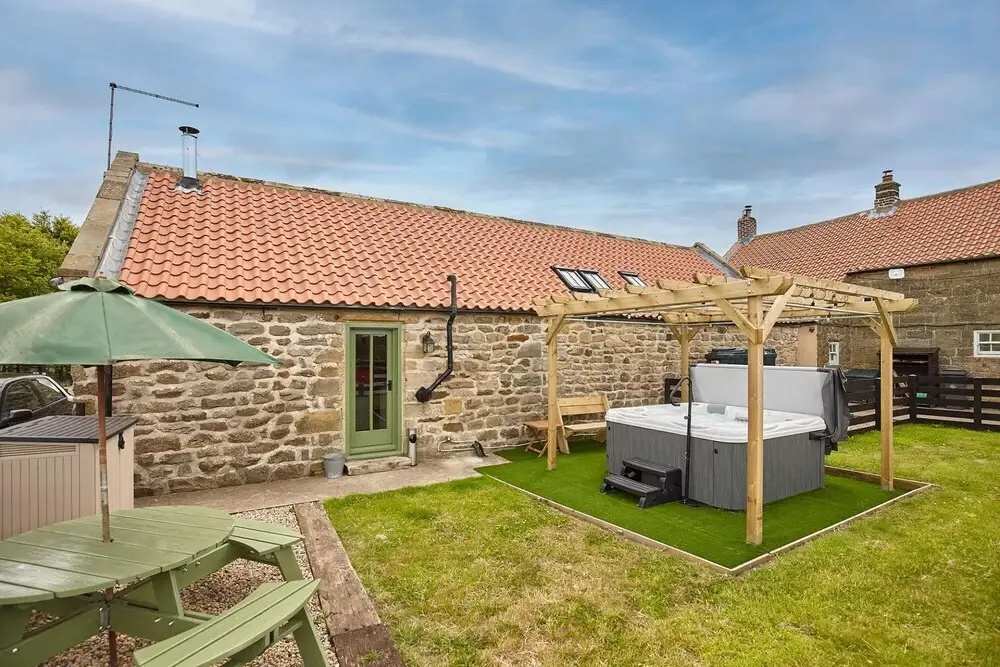 Host Stay The Byre