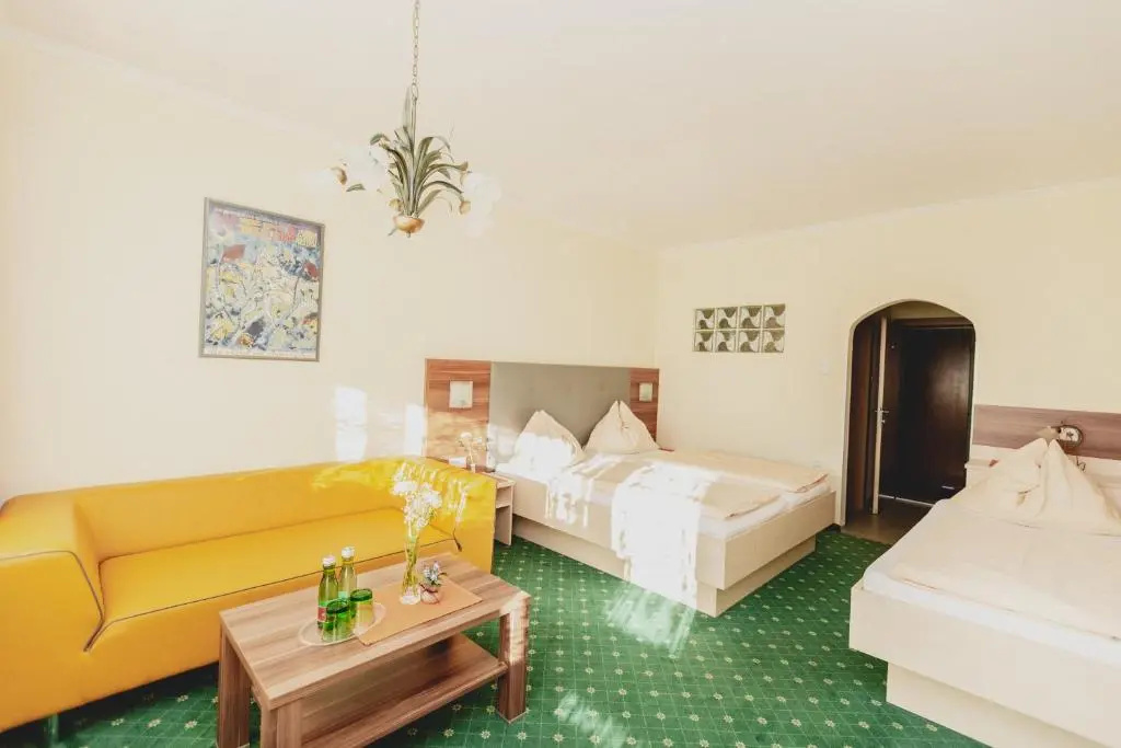 Standard Triple room with balcony