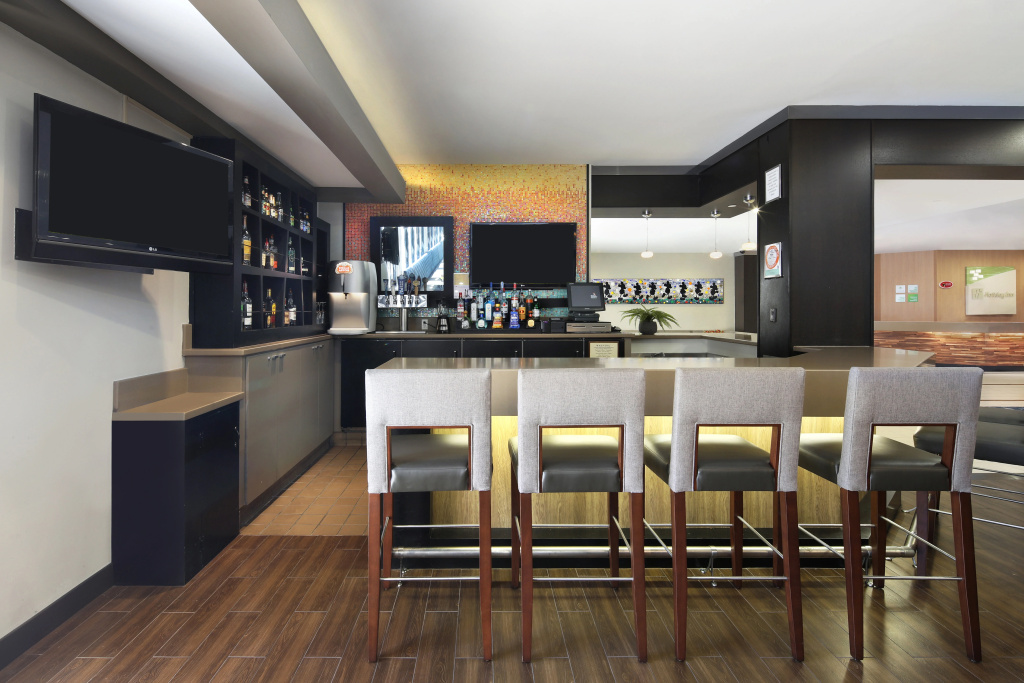 Holiday Inn Hotel & Suites Anaheim by IHG - Général