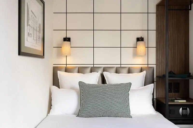 Classic Double room (full double bed)