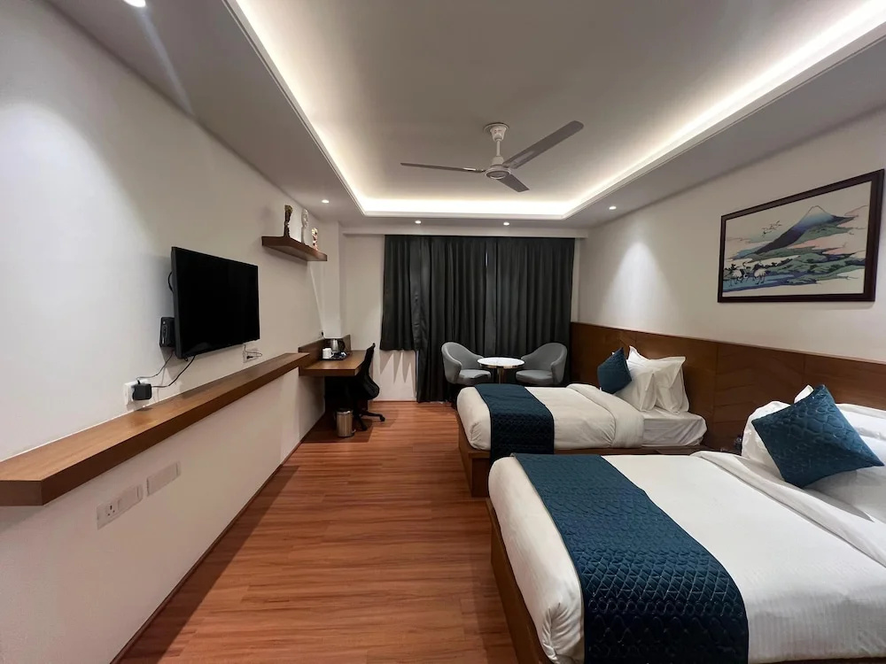 Deluxe Double room with balcony (twin beds)