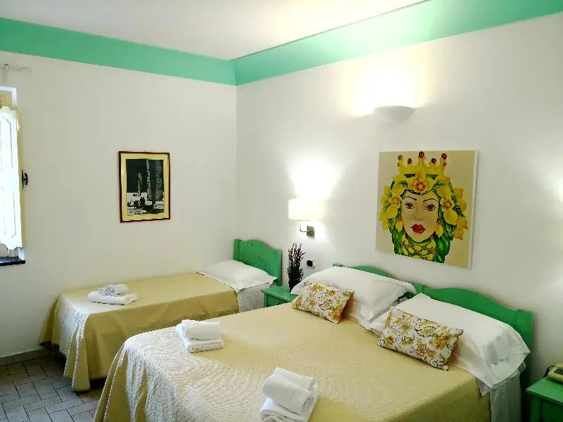 Hotel Ossidiana Stromboli Center - Chambres