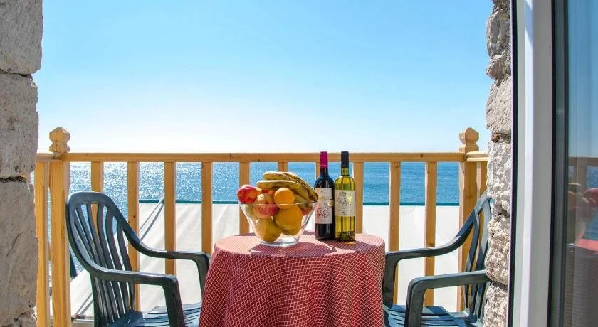 Balcony & Terrace