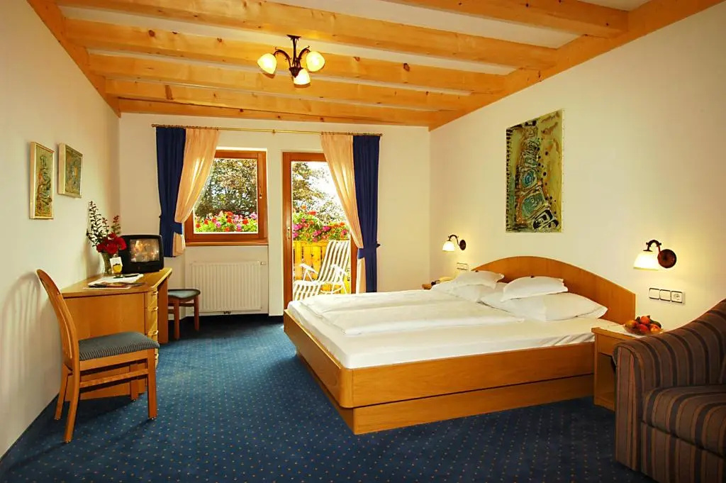 Standard Double room (full double bed)