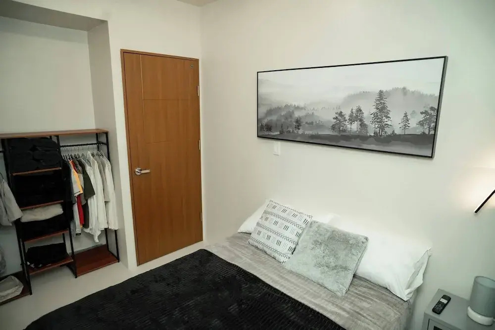 2-bedroom Elegant Condo With Sunrise & Mountain View — фото 6