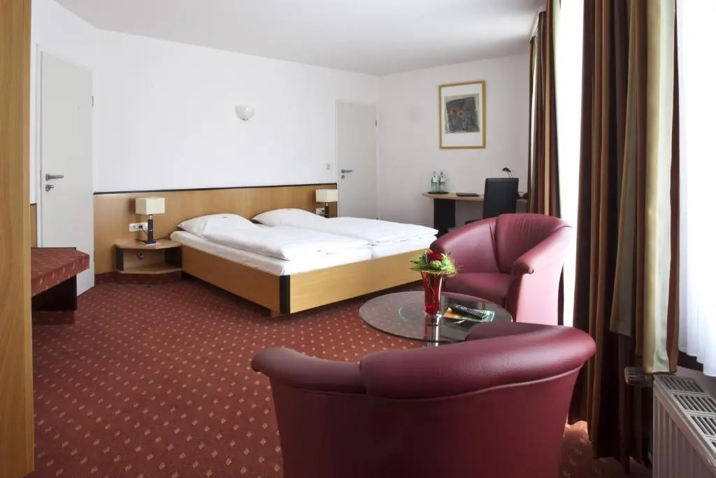 Standard Double room (full double bed)
