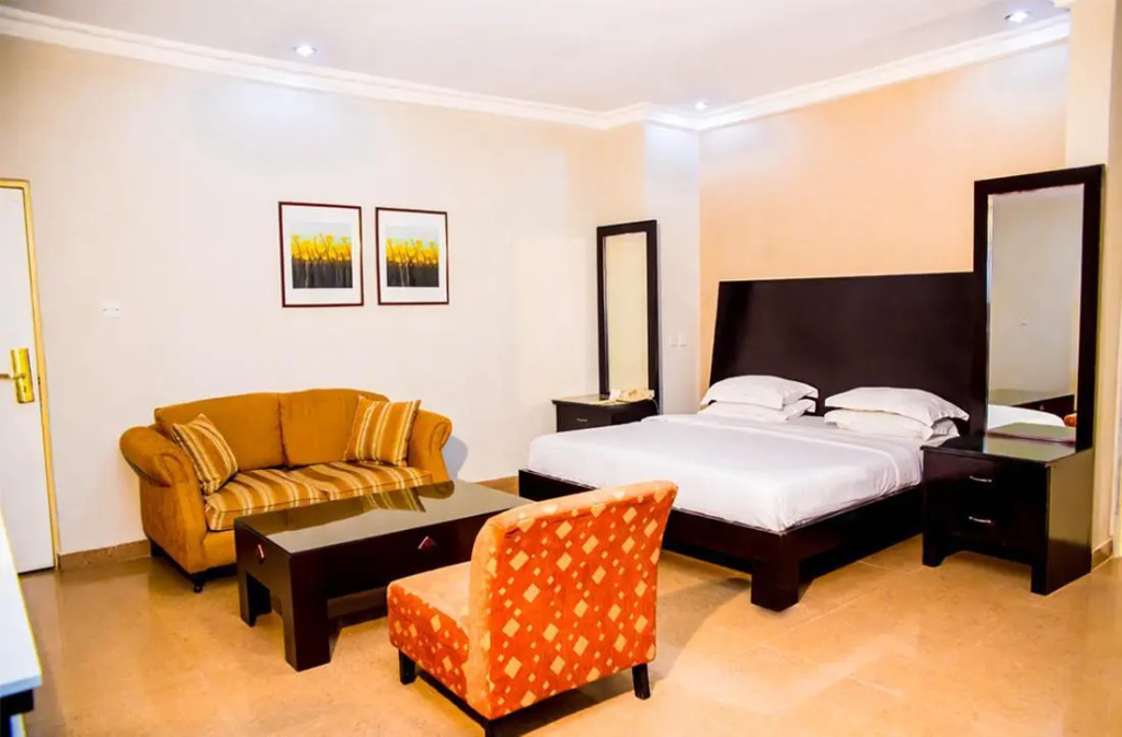 Standard Double Club room (full double bed)